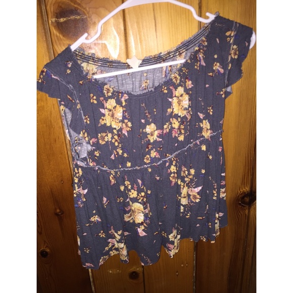 Buckle Tops - Floral top